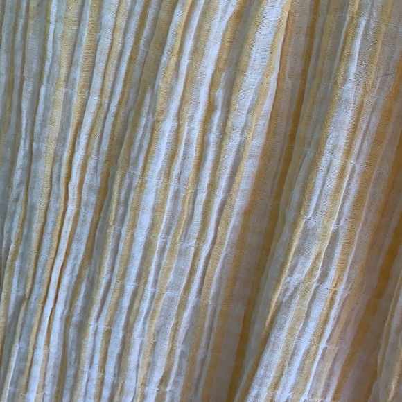 Yellow button down - Picture 3 of 3